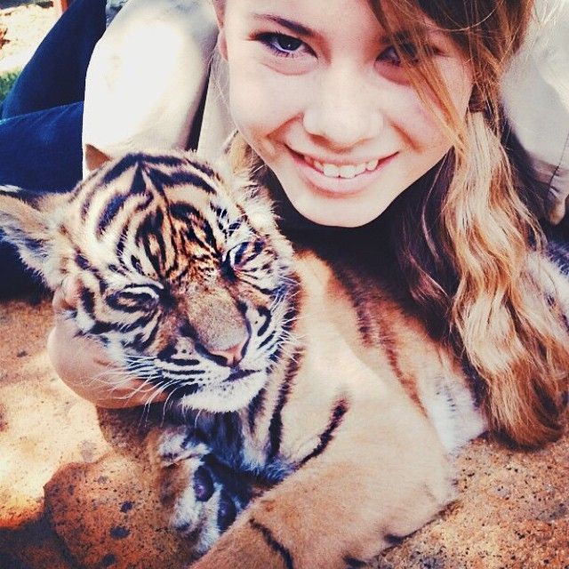  photo 16-year-old-bindi-irwin-crocodile-hunter-fathers-legacy-australia-zoo-16.jpg