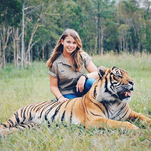  photo 16-year-old-bindi-irwin-crocodile-hunter-fathers-legacy-australia-zoo-4.jpg