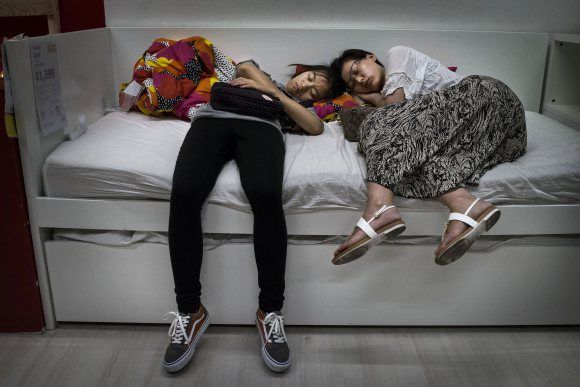  photo bizarre-photos-of-chinese-shoppers-napping-at-ikea3.jpg