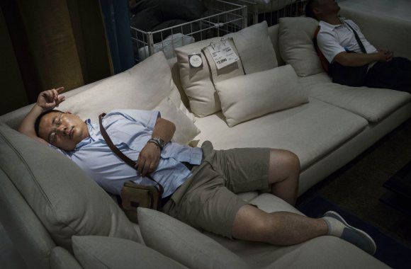  photo bizarre-photos-of-chinese-shoppers-napping-at-ikea9.jpg