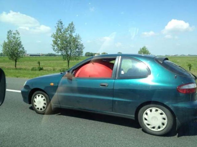  photo the_strangest_sights_witnessed_in_traffic_640_67.jpg