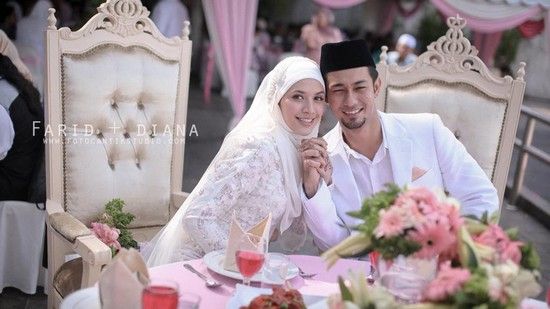Hangat@ (28 GAMBAR)Perkahwinan Farid Kamil Dan Diana Danielle Dari FotoCantik Studio