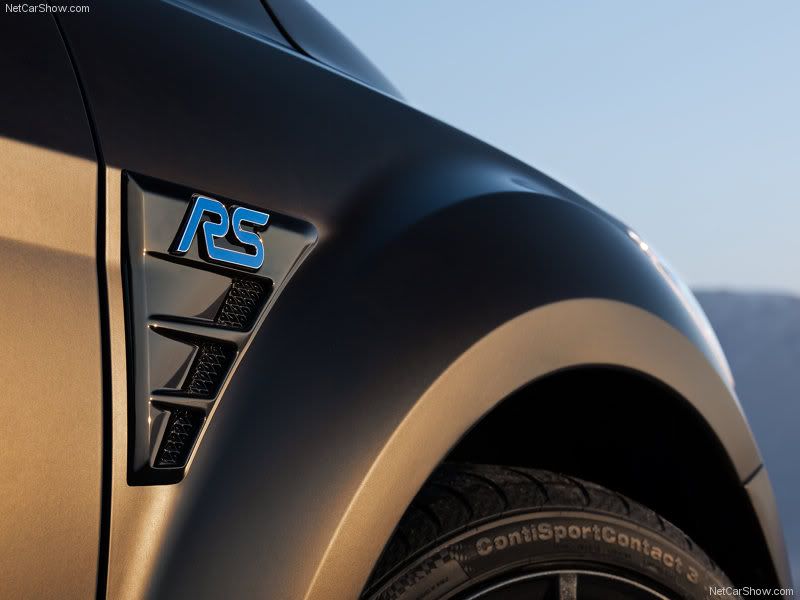 Ford-Focus_RS500_2011_800x600_wallpaper_16.jpg