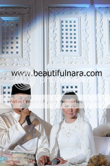gambar pernikahan lisa surihani dan yusry